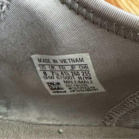 Adidas NMD_R1 V2 Silver Boost Sneakers Men’s Size 8 - Picture 7 of 10